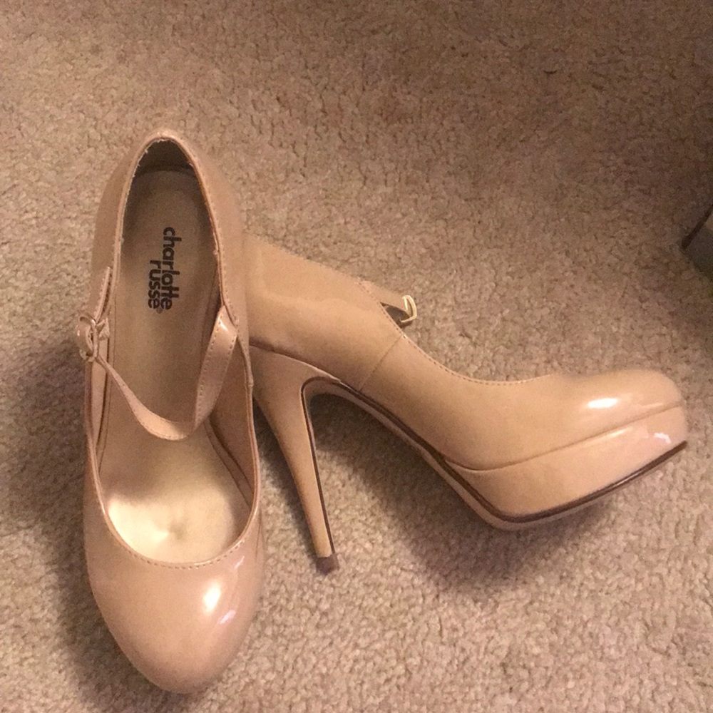 Tan heels - Picture 2 of 3